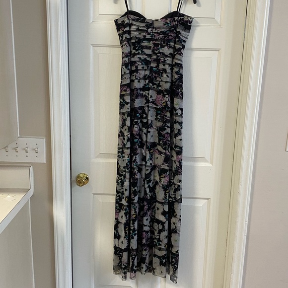 Women’s Strapless Formal Dress - Picture 2 of 8